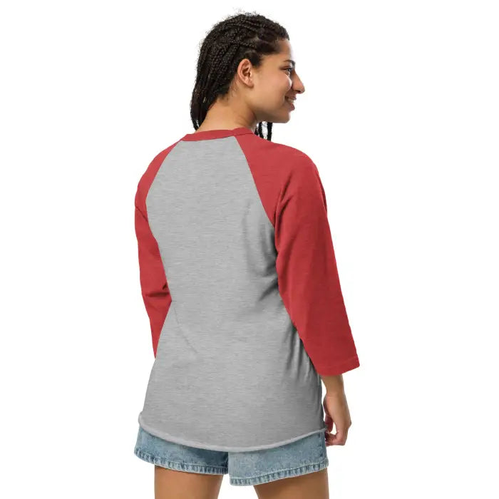 Gray and red raglan shirt.