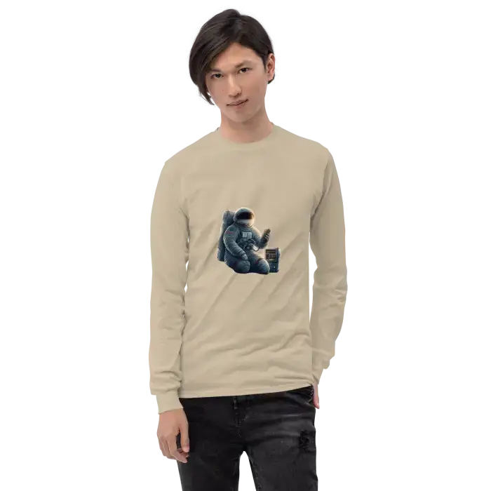 Beige long-sleeved shirt.