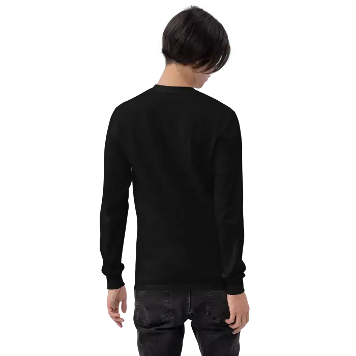Black long-sleeved shirt.