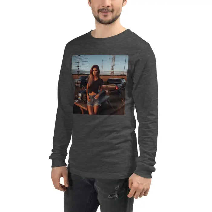 Gray long-sleeved shirt.