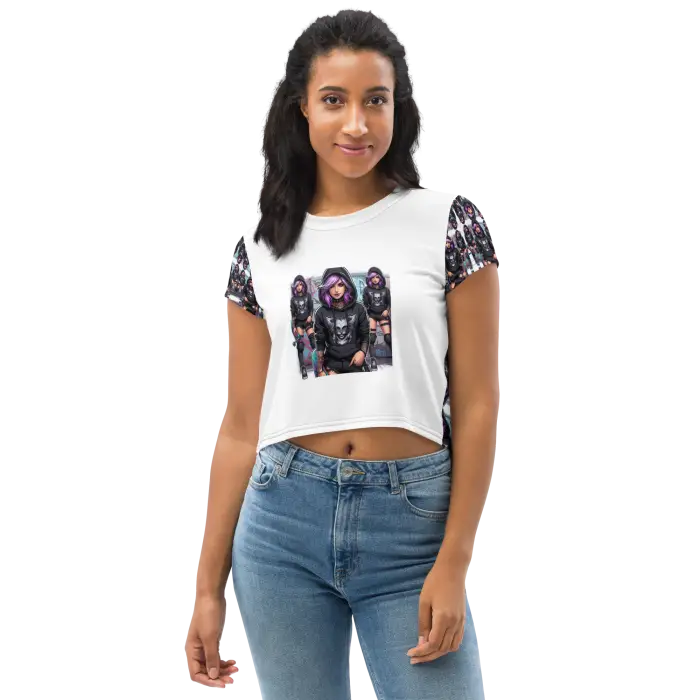 Woman wearing cropped t-shirt.