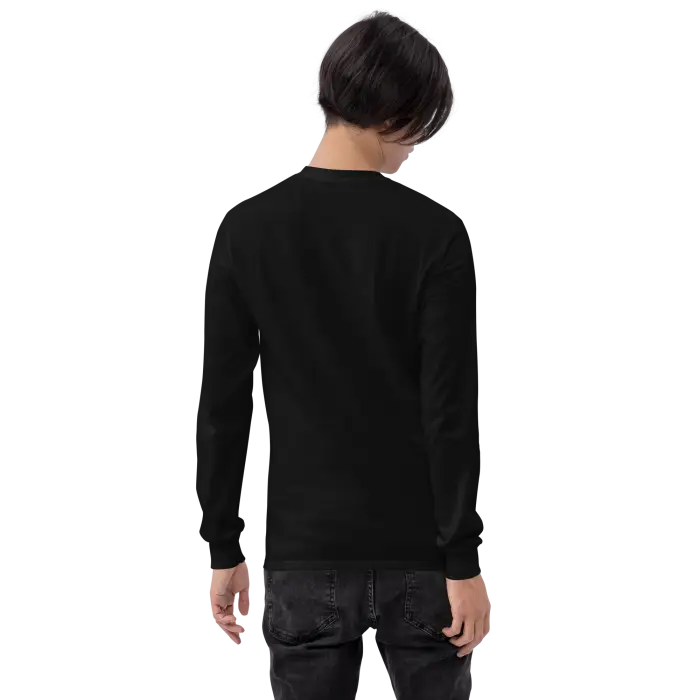 Black long-sleeved shirt.