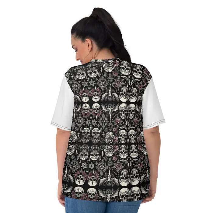 Skull and rose patterned t-shirt.