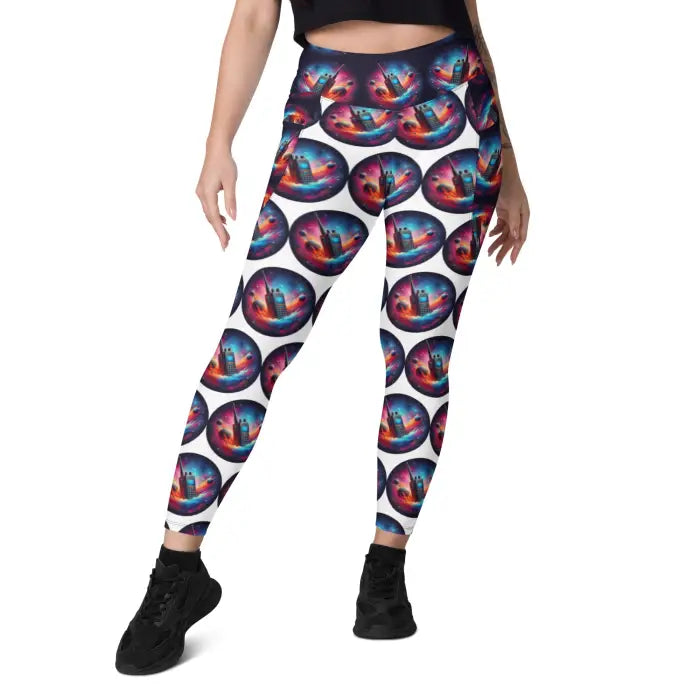 Patterned leggings with pockets.