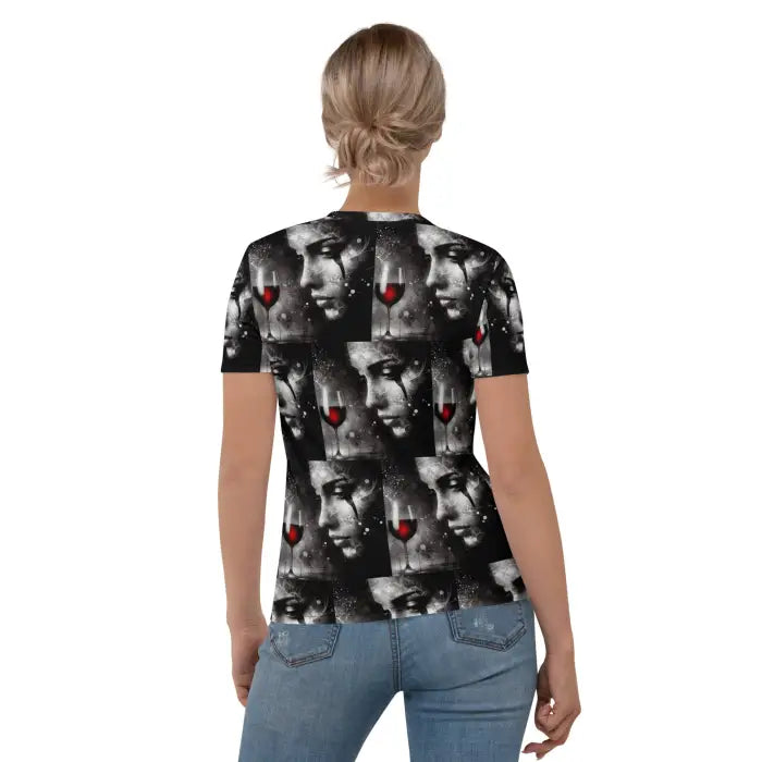 Patterned women’s t-shirt.