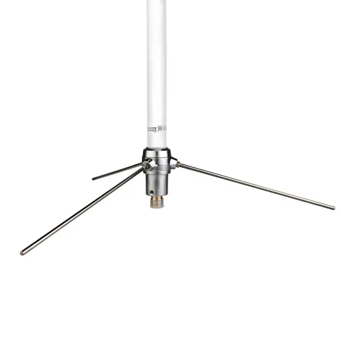 Omnidirectional antenna with ground plane.