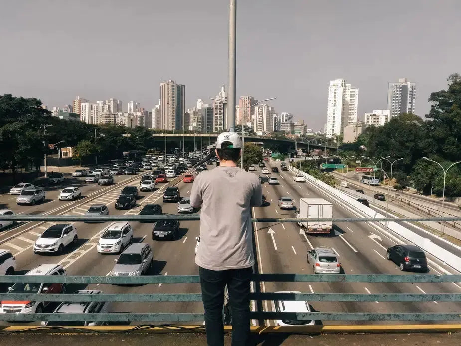 Use a CB Radio to Navigate the Traffic Jams of Ontario 400