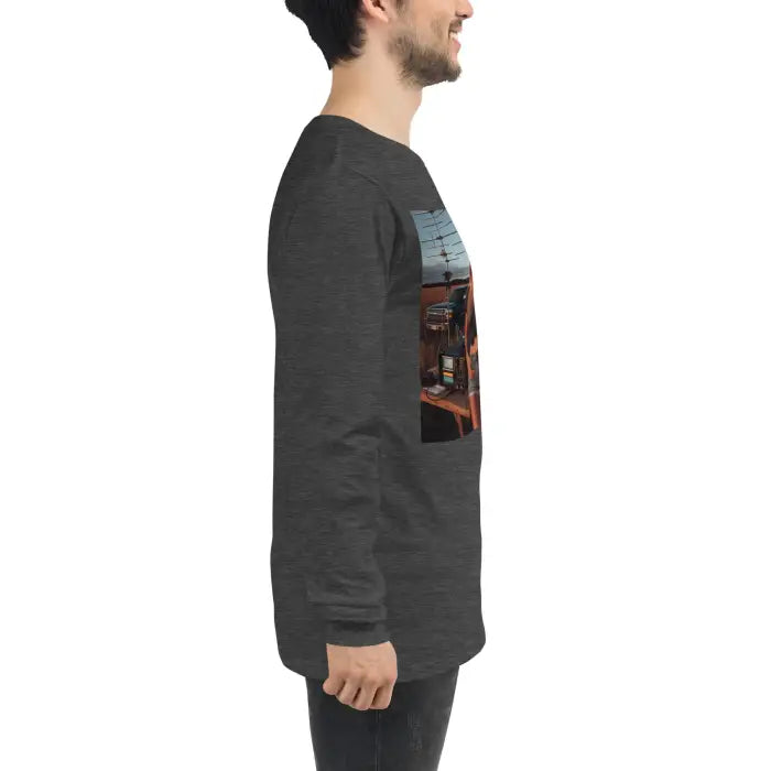 Gray long-sleeved shirt.