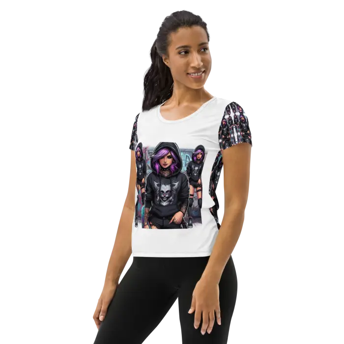 Woman’s graphic t-shirt.