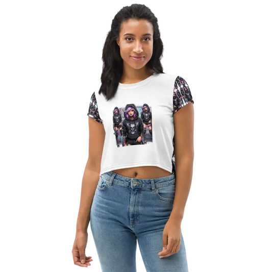 Woman wearing cropped t-shirt.