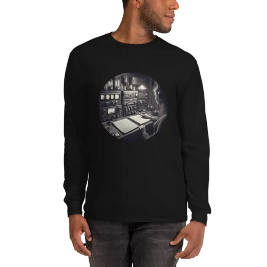 Black long-sleeved shirt.