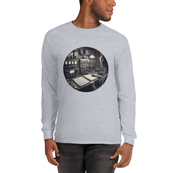Gray long-sleeved shirt.